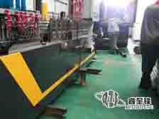 輕鋼彆(bie)墅龍骨(gu)成型(xing)機(ji),如何看待輕(qing)鋼房(fang)屋的(de)不(bu)足？